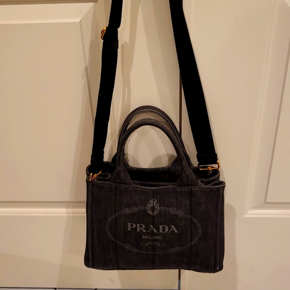 Authentic prada canapa small - Picture 1 of 11